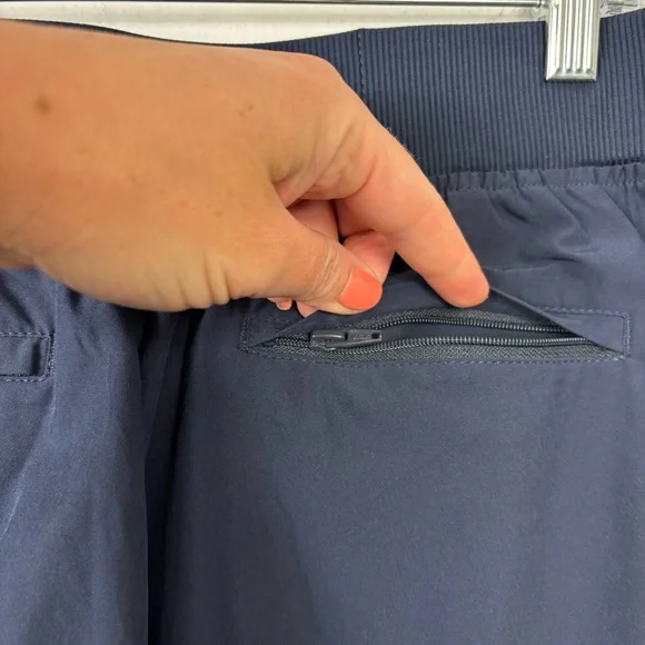 Quince Performance Tech Ankle Pant Womens M Navy Lightweight Casual Neutral - Picture 4 of 7